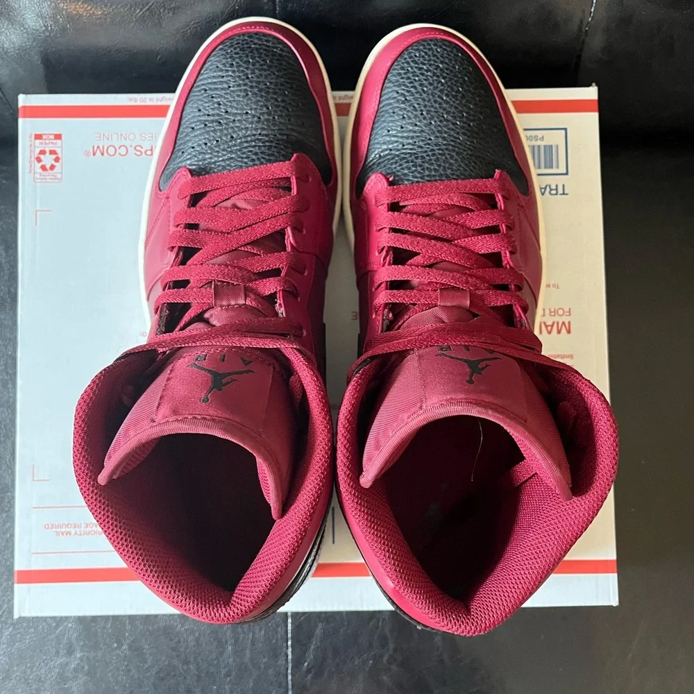 Jordan 1 Mid ‘Team Red Black’‎